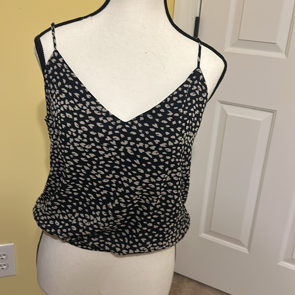 Nine Britton Diria Crop Cami Black Sz S, 
V-neck, deep V back, elastic waist